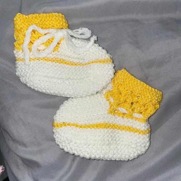 Sweaters - Picture 2 of 15